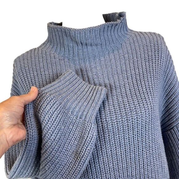 Cupcakes & Cashmere Ribbed Knit Sweater Tunic Periwinkle Blue Wide Mock Medium - Picture 2 of 8